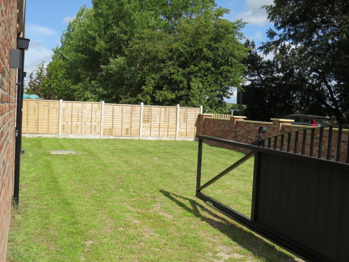 The Tack Room At Eastmoor Farm Fantastic 2 Bed Dog Friendly Luxury Cottage With Secure Gardens And Onsite Parking Bridlington Exterior photo